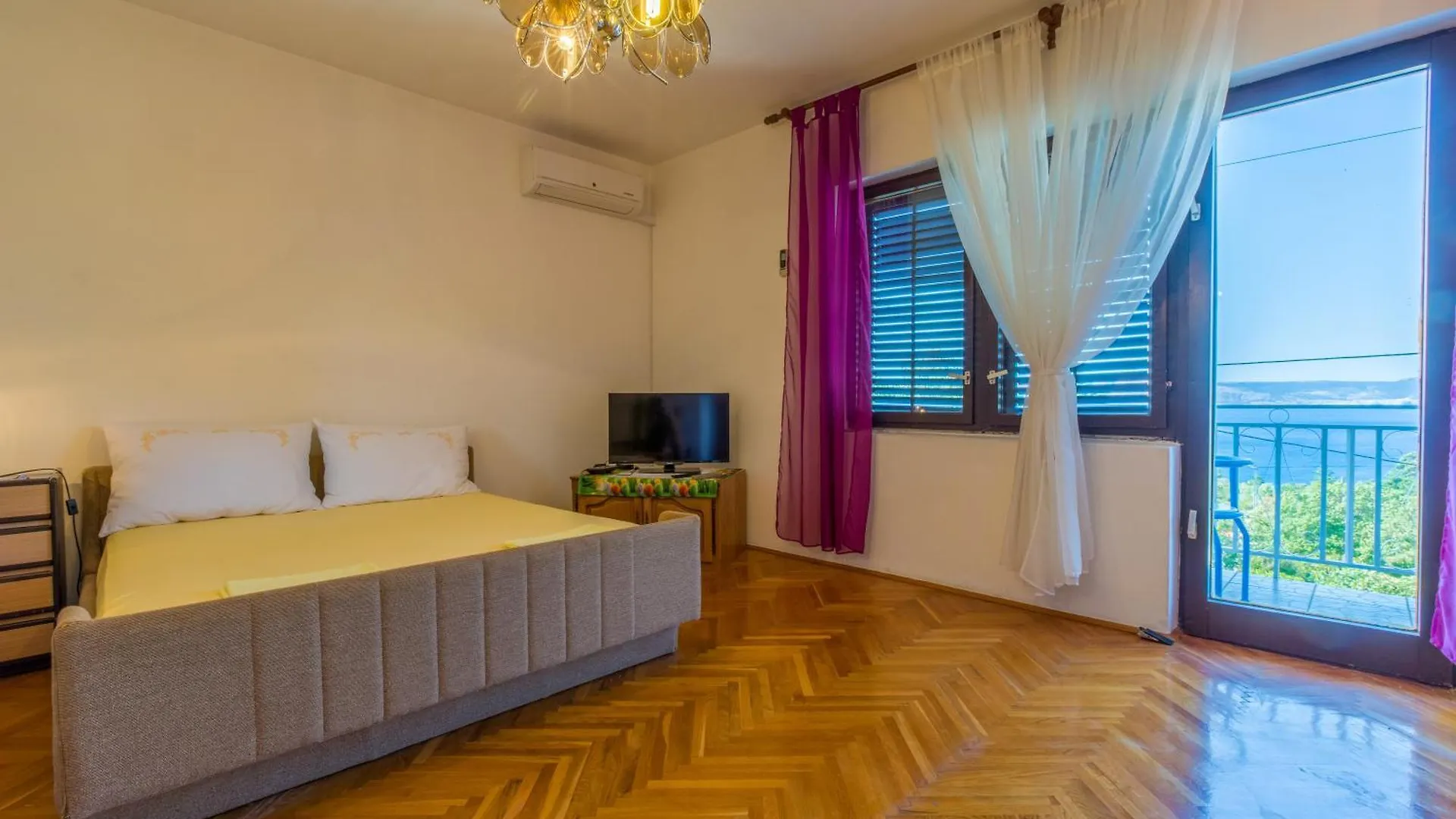 Sunny Family Apartment, Klenovica Apartment